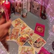 Belverzoek voor kaartlegger  Nour - tarotkaartenleggen